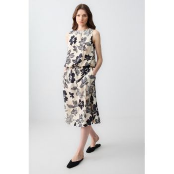 Fusta cu model floral si buzunare laterale