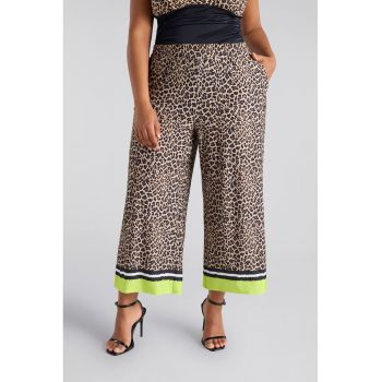 Pantaloni crop cu croiala ampla