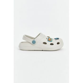Saboti slingback cu aplicatii