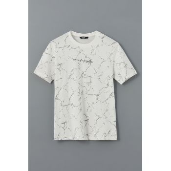 Tricou cu model si decolteu la baza gatului