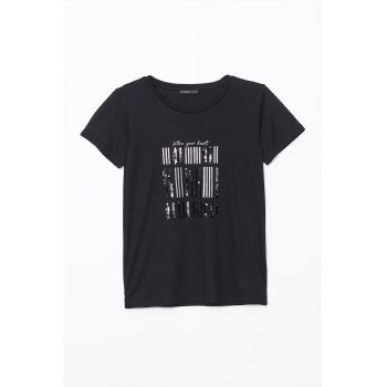Tricou cu aplicatii cu paiete