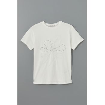 Tricou cu borderie florala