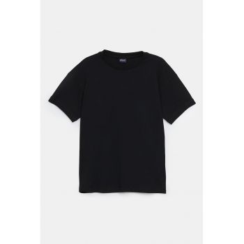 Tricou cu decolteu la baza gatului si model uni