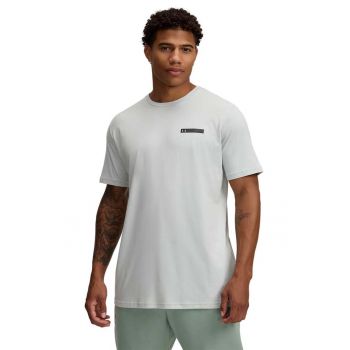 Tricou din amestec de bumbac cu decolteu la baza gatului si logo discret