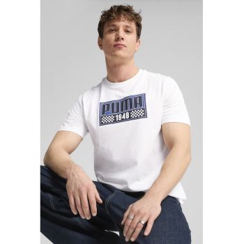 Tricou cu imprimeu si decolteu la baza gatului