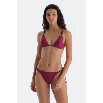 Bikini brazilieni cu model uni si snururi laterale