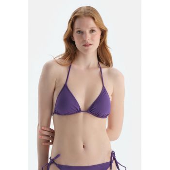 Sutien de baie cu cupe triunghiulare si burete