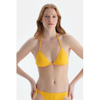 Sutien de baie cu cupe triunghiulare si burete