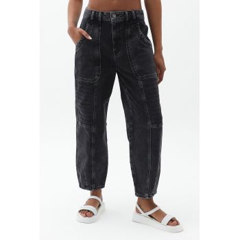 Blugi relaxed fit cu talie medie