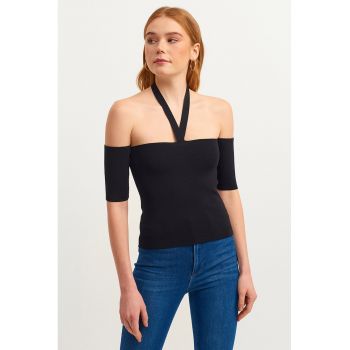 Bluza cu decolteu pe umeri
