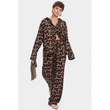 Camasa lejera si pantaloni cu animal print