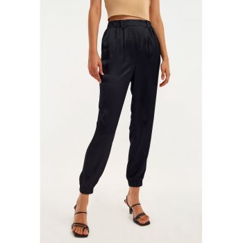 Pantaloni uni conici