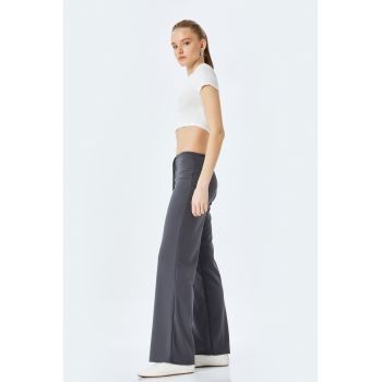 Pantaloni lungi cu model uni si croiala ampla