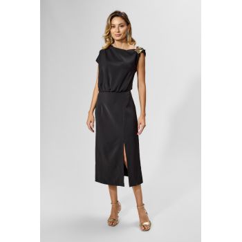 Rochie eleganta cu detaliu metalic auriu pe umar Tasha Neagra