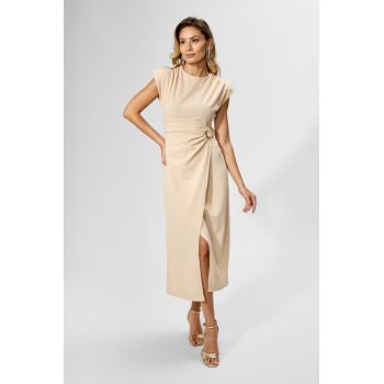 Rochie eleganta din licra cu cu umeri buretati si catarama aurie in talie Anda Nude