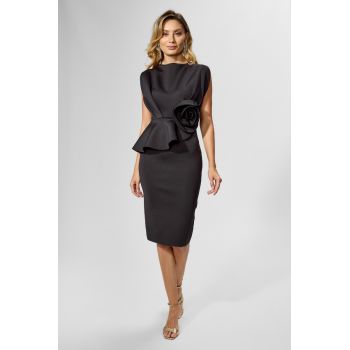 Rochie eleganta din neopren accesorizata cu floare 3D si peplum in talie Belle Neagra