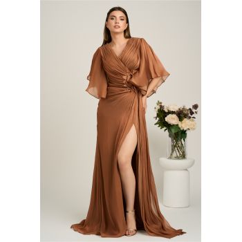 Rochie lunga maro din voal cu reflexii si floare maxi in talie