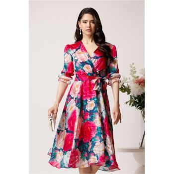 Rochie midi fucsia cu trandafiri din voal in clos cu cordon in talie