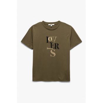 Tricou cu decolteu la baza gatului si imprimeu text