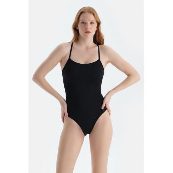 Costum de baie intreg