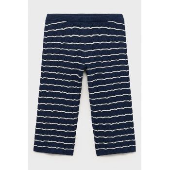 Pantaloni tricotati in dungi - cu perforatii