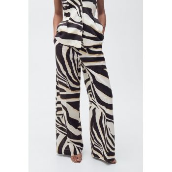 Pantaloni din amestec in cu croiala ampla si model in dungi