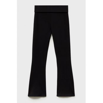 Pantaloni uni evazati