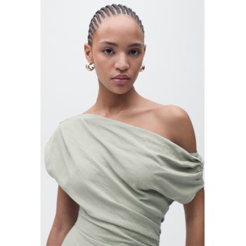 Rochie mini asimetrica cu detaliu drapat