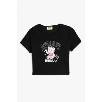 Tricou crop cu imprimeu grafic