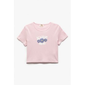 Tricou crop cu imprimeu text