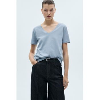 Tricou lejer cu decolteu in V