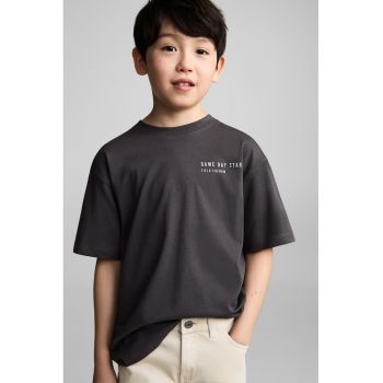 Tricou regular fit cu imprimeu pe piept
