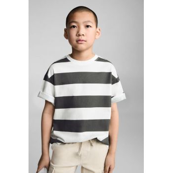 Tricou supradimensionat cu model in dungi