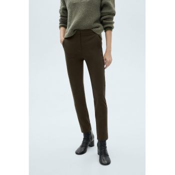 Pantaloni crop conici