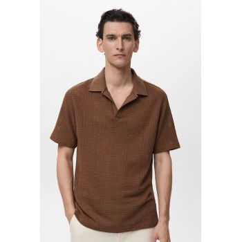 Tricou cu aspect perforat si decolteu in V