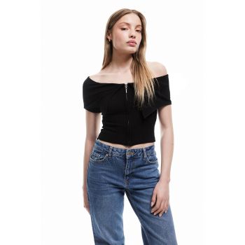 Camasa crop cu decolteu pe umeri