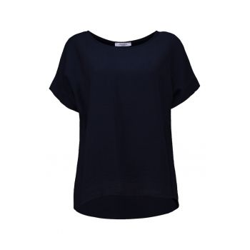 Tricou cu terminatie asimetrica