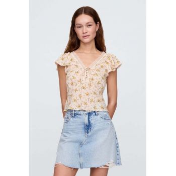 Bluza cu model floral si insertii de dantela