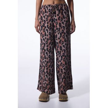 Pantaloni cu animal print