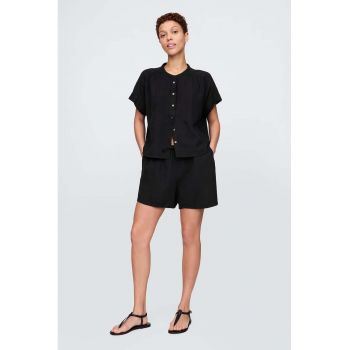 Pantaloni scurti cu snur de ajustare si buzunare laterale