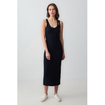 Rochie midi cu decupaj