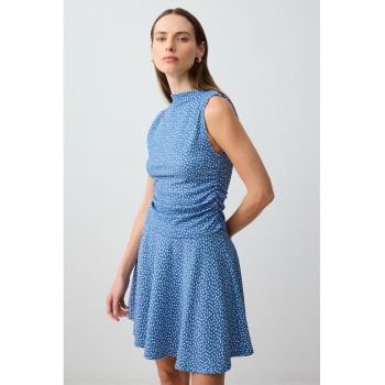 Top drapat cu buline