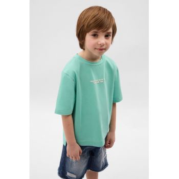 Tricou cu decolteu la baza gatului si broderie text Tricou cu decolteu la baza gatului si broderie text