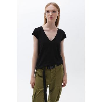 Tricou de bumbac cu decolteu in V