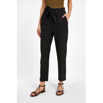 Pantaloni conici cu talie inalta