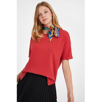 Tricou lejer cu terminatie asimetrica