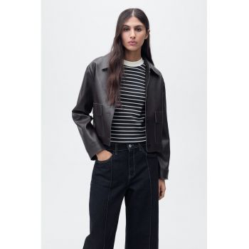 Blugi crop cu cusaturi contrastante