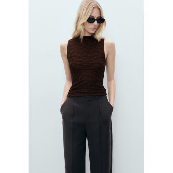 Bluza fara maneci cu detalii texturate