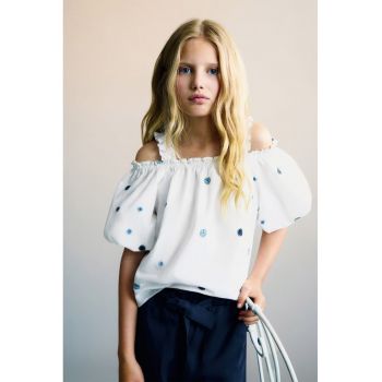 Bluza vaporoasa cu detalii brodate