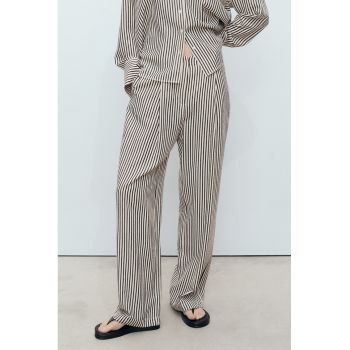 Pantalomi drepti cu model in dungi